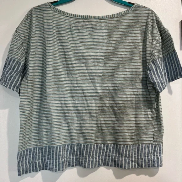 Woman’s Short Sleeve Prana Crop Top Blue and White Size Large - Picture 2 of 6